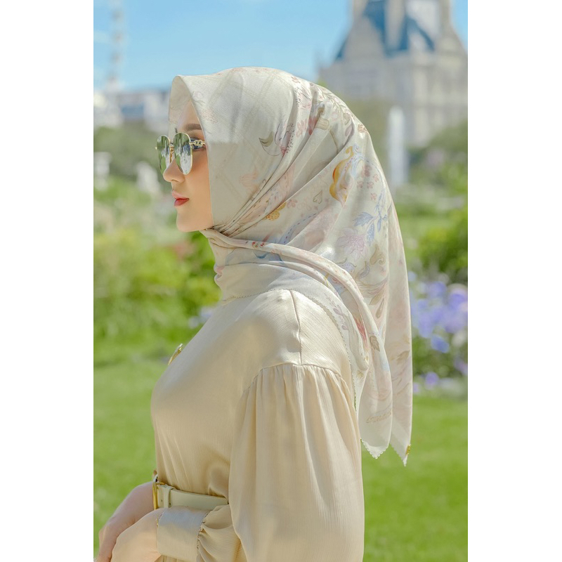 The Autograph Voile Square Creme Buttonscarves X Dian Pelangi