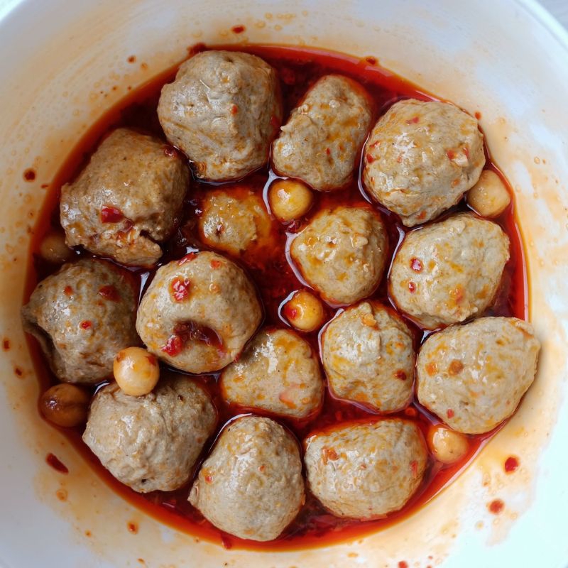 

Raja pentol's extra daging, pentol biasa isi 11 biji spesial chili oil