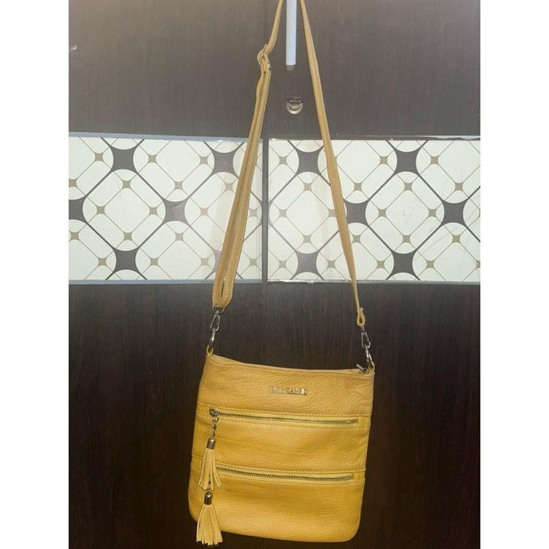 Sling kulit asli brand Cambio