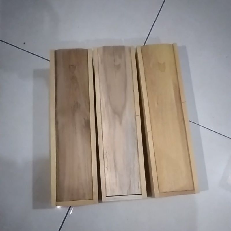 Kotak Penyimpanan Tatah Ukir-Pahat Kayu