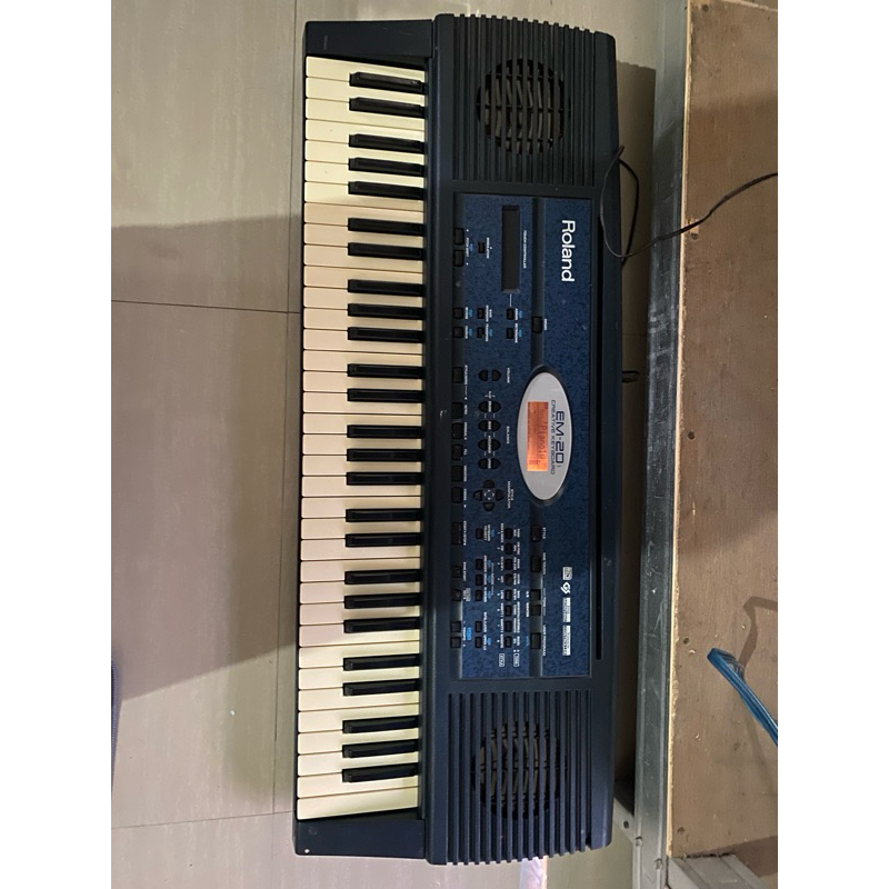 Keyboard Piano Organ Roland EM 20