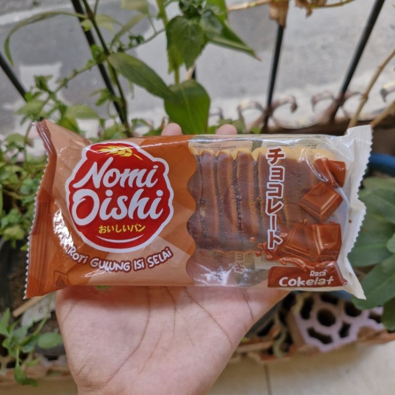 

Roti Gulung Nomi Oishi rasa Cokelat 60gr