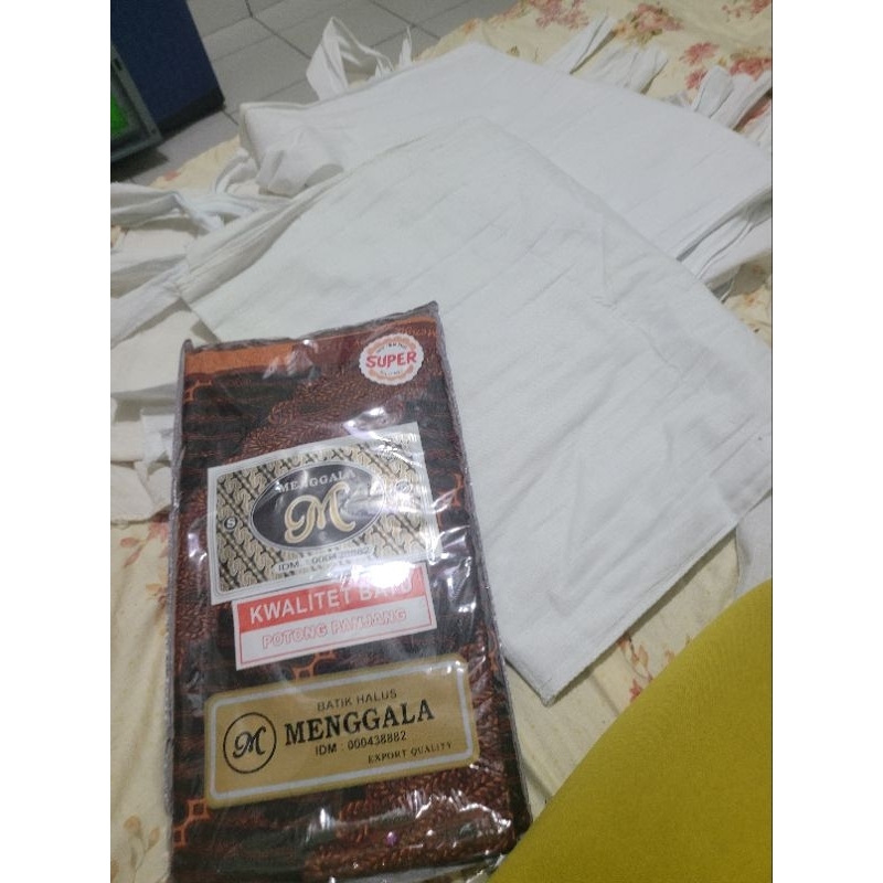 3 gurita ibu melahirkan bekas dan kain panjang menggala baru