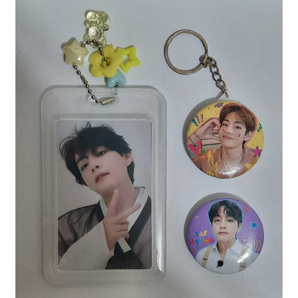 

Freebies Card Holder BTS (stok terbatas) /card holder BTS free ganci dan pin/Card holder untuk ID card, kartu E toll, kartu pengenal