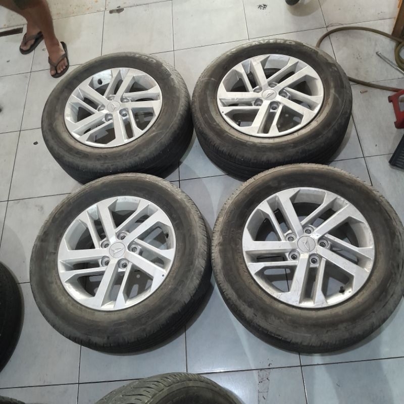 Velg Mobil Rush Terios R16 Komplit Ban Ring 16