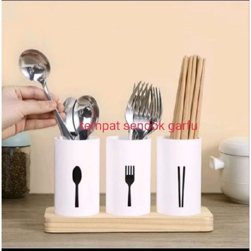 tempat sendok garpu sumplit disain kayu minimalis