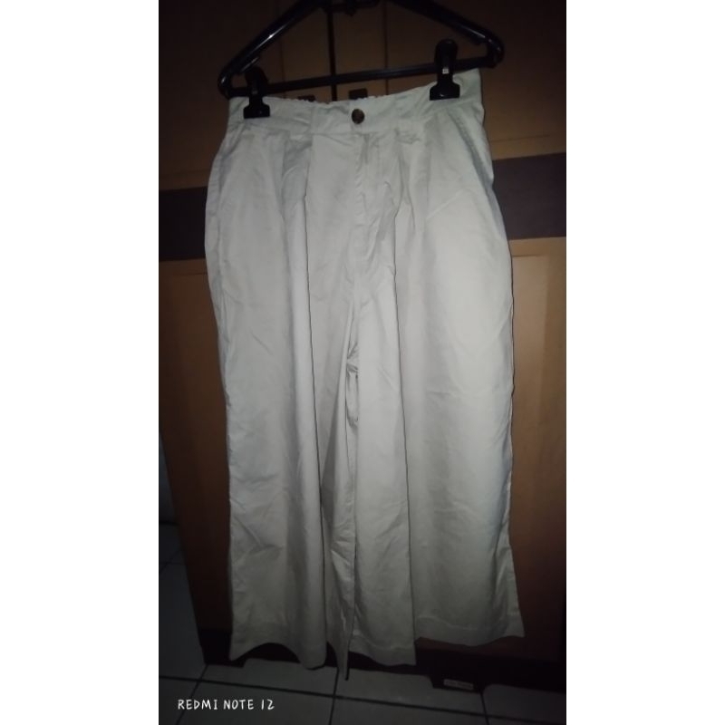 kulot warna Ivory White