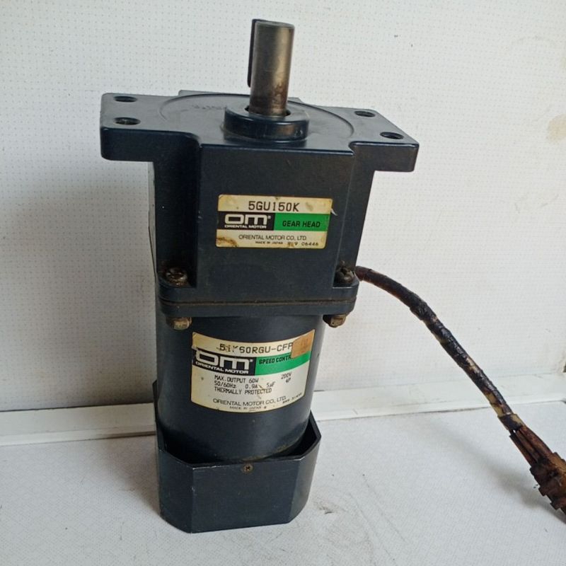 ORIENTAL MOTOR GEARBOX AC 1PHASE.   220 VOLT.   60 WAT.    RATIO 1:150.    9 RPM.