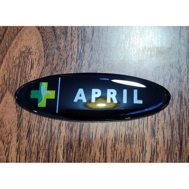 

Nama Dada Oval / Nametag Oval Akrilik Resin 8 x 2.2 Cm