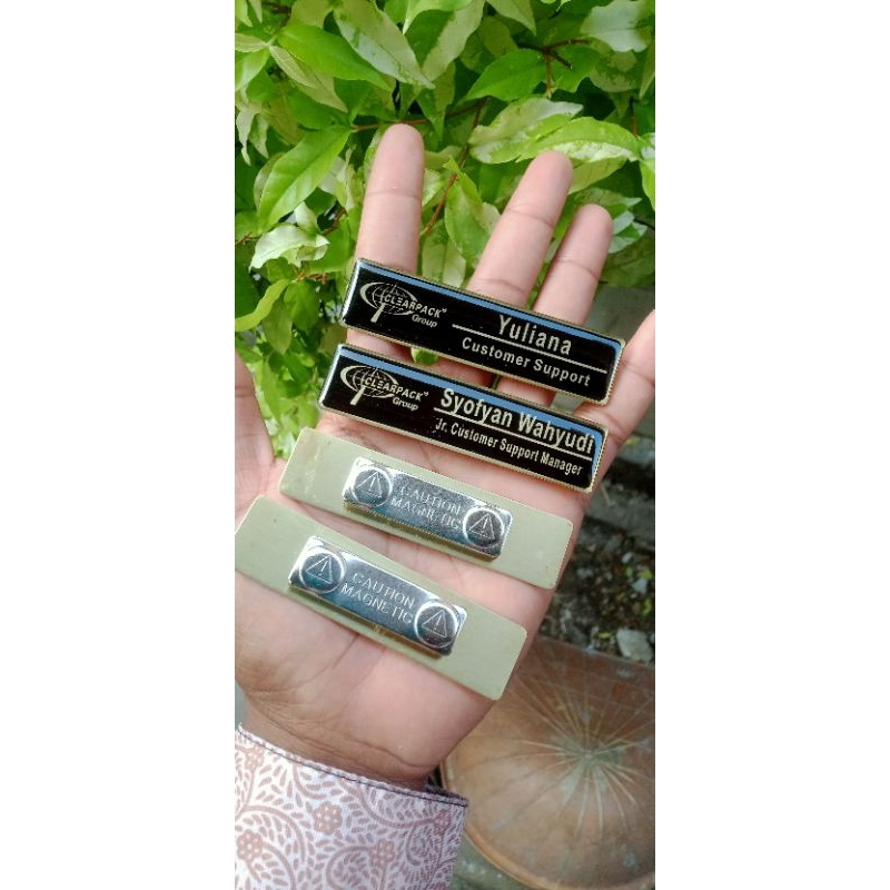 

Nametage/ Nama Dada Kuningan Magnet