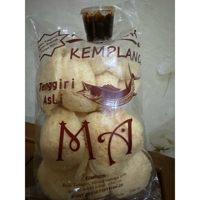 

Kerupuk Kemplang Tenggiri Asli