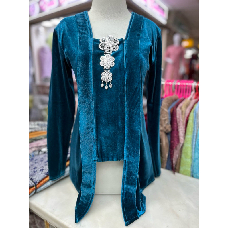 atasan kutu baru bludru emerald