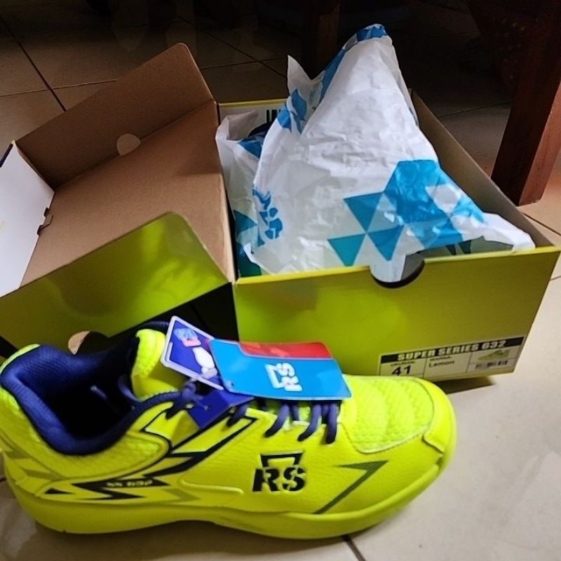 Sepatu Badminton RS (Reinforce Speed)