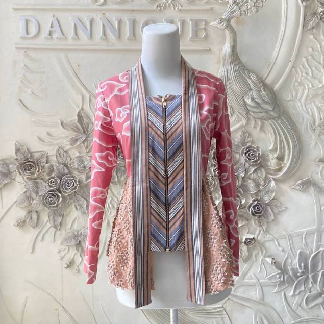 Funky Kebaya Batik Mega Mendung-Pink