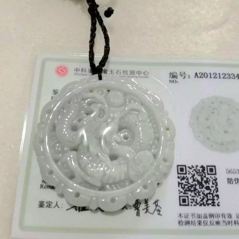 3346 Liontin giok Naga dan mutiara. Giok jadeite asli. Dragon pendant bersertifikat
