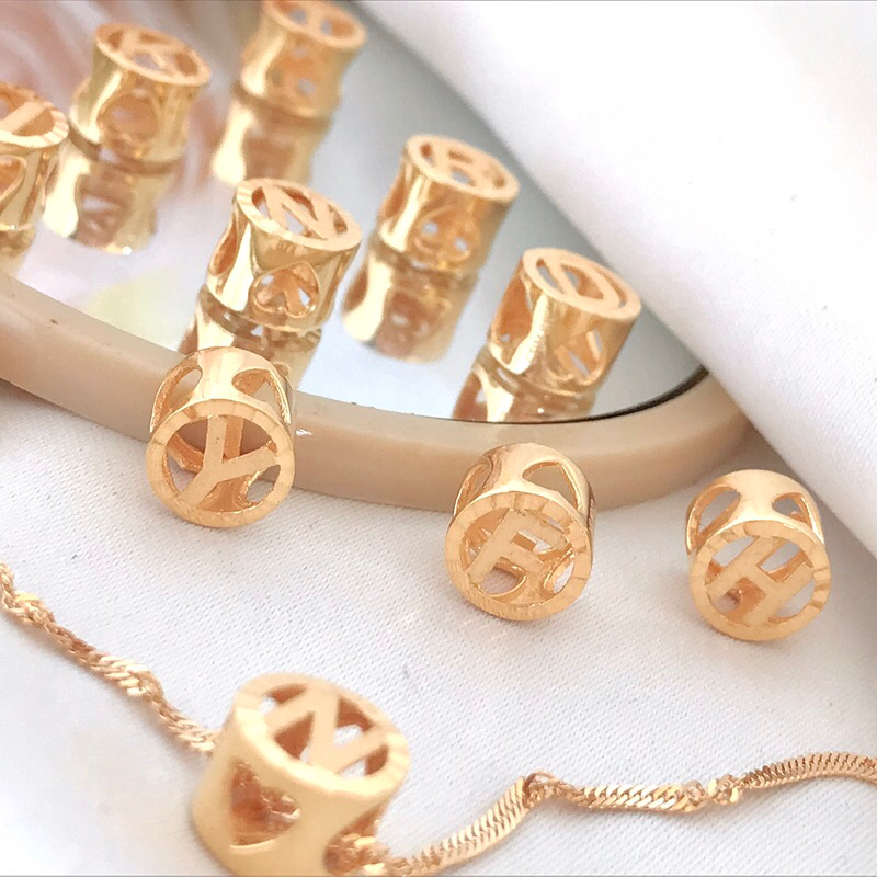 Liontin emas 8k inisial huruf Bulat simple mewah
