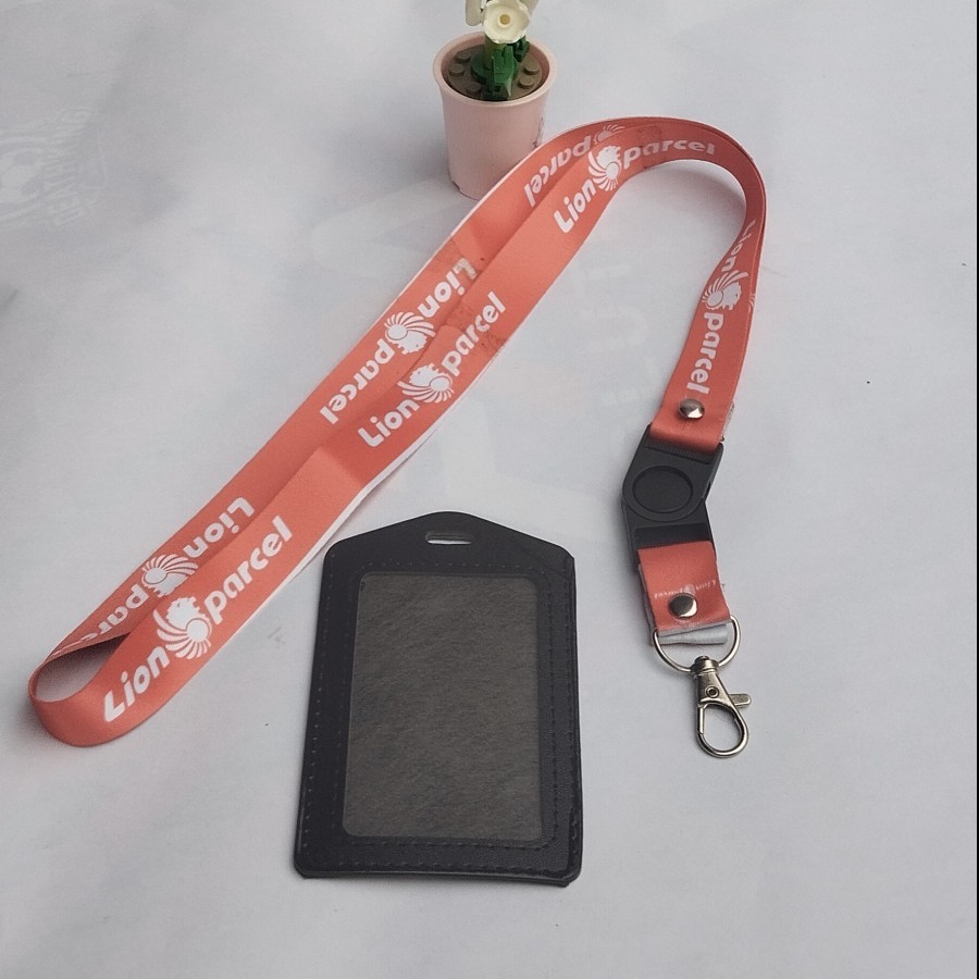 

LANYARD ID CARD LION PARCEL + CASE