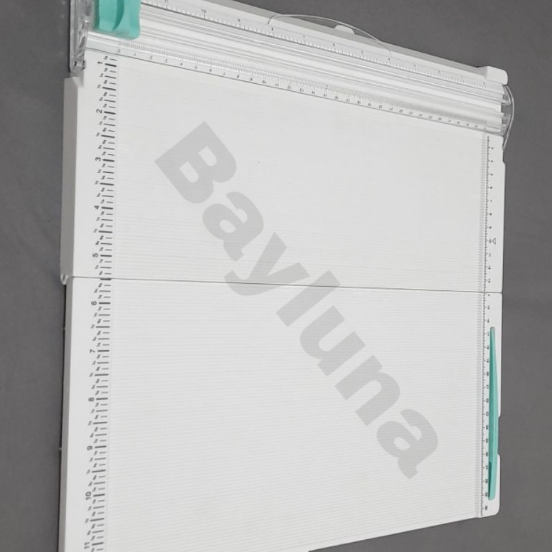 

KODE L2Z5 Paper Trimmer A4 dan Scoring Board 2in1 Foldable Size 35x35cm Pemotong Pelipat Kertas Creaser Creasing Tool
