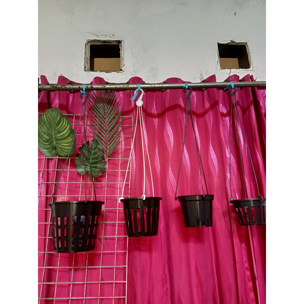 GANTUNGAN POT BUNGA ANGGREK/GANTUNGAN POT SAJA/GANTUNGA HITAM DAN PUTIH PLASTIK