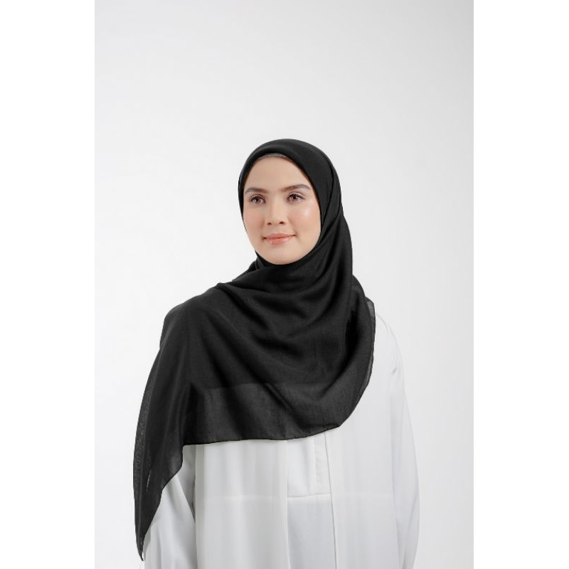 Jilbab Segiempat Polos Merk Elzatta | Segiempat Elzatta Hitam | Elzatta Keisha Shamora-801