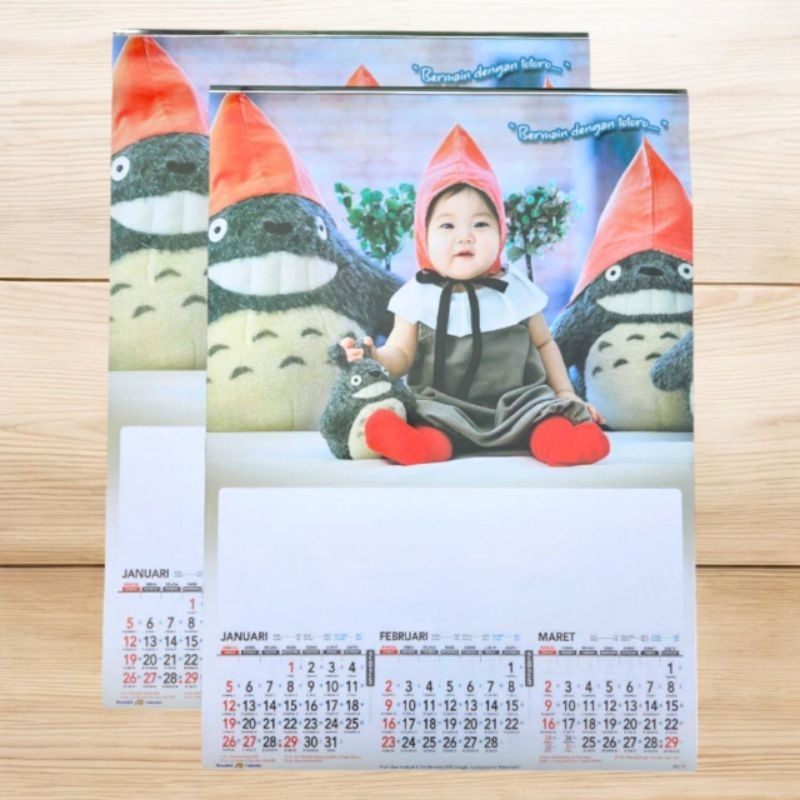 

kalender tahun 2025 4 lembar 3 bulanan Baby buah hati AO 117 ukuran 38x54cm ( terima castume cetak merek kalender)
