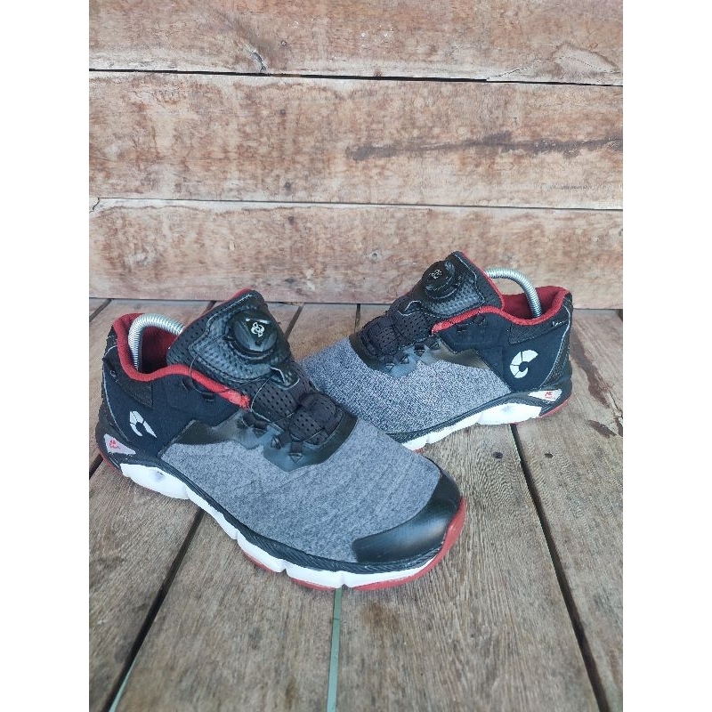 Sepatu Outdoor Running  NEPA size 42