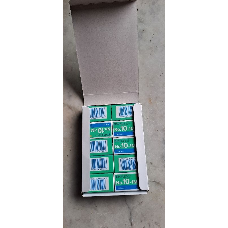 

staples ukuran standart no 10 isi 20 box