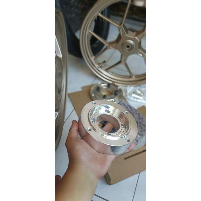 adaptor velg pcx 160 + boshing depan