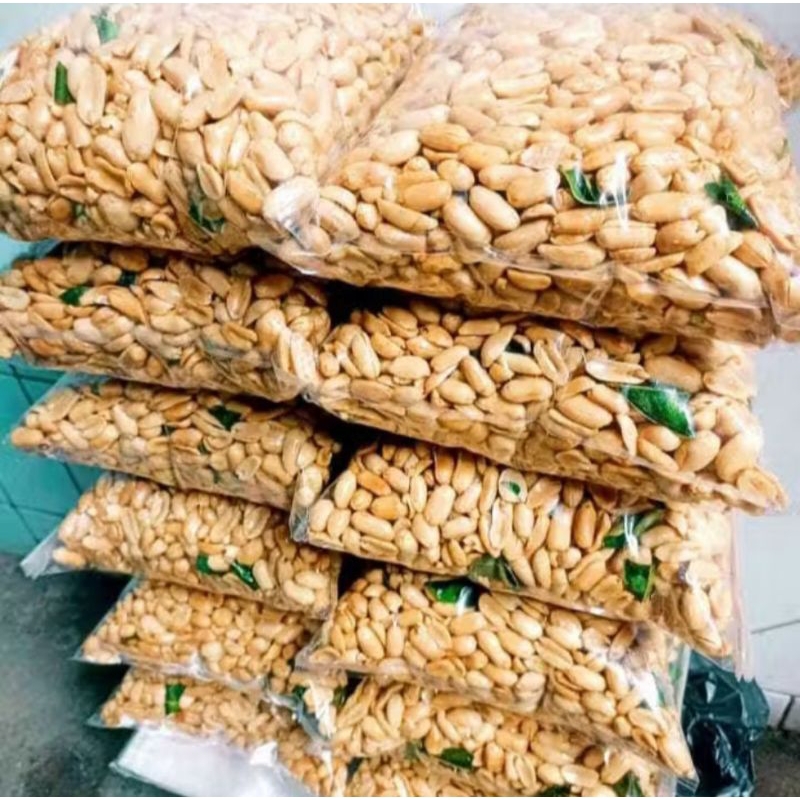 

500 GRAM KACANG GAWIL / KACANG GORENG BAWANG SUPER AROMA DAUN JERUK FRESH STOCK