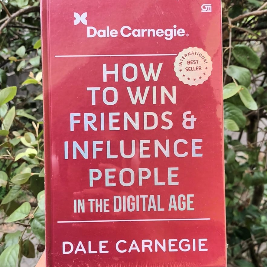 BUKU HOW TO WIN FRIENDS AND INFLUENCE PEOPLE BY DALE CARNEGIE