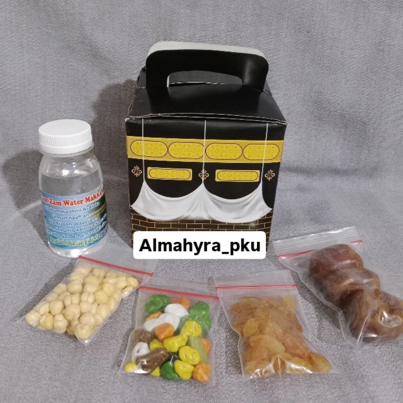 

Paket Gift Oleh-oleh Haji/Umroh Model Ka'bah