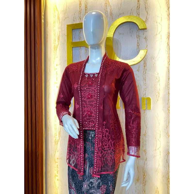 Kebaya Kutu Baru / Kebaya Kutu Baru Tille / Kebaya Wisuda / Kebaya Kutu Baru Tille Pendek