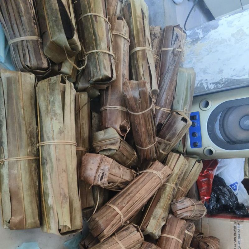 

GULA AREN (bungkus daun kelapa) 1.Kg