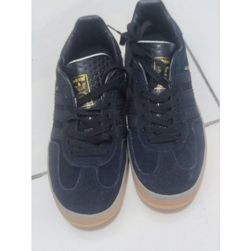 Sepatu Adidas Gazelle 41½