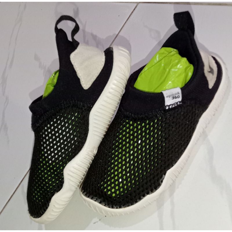 sepatu "Nike" insole 13