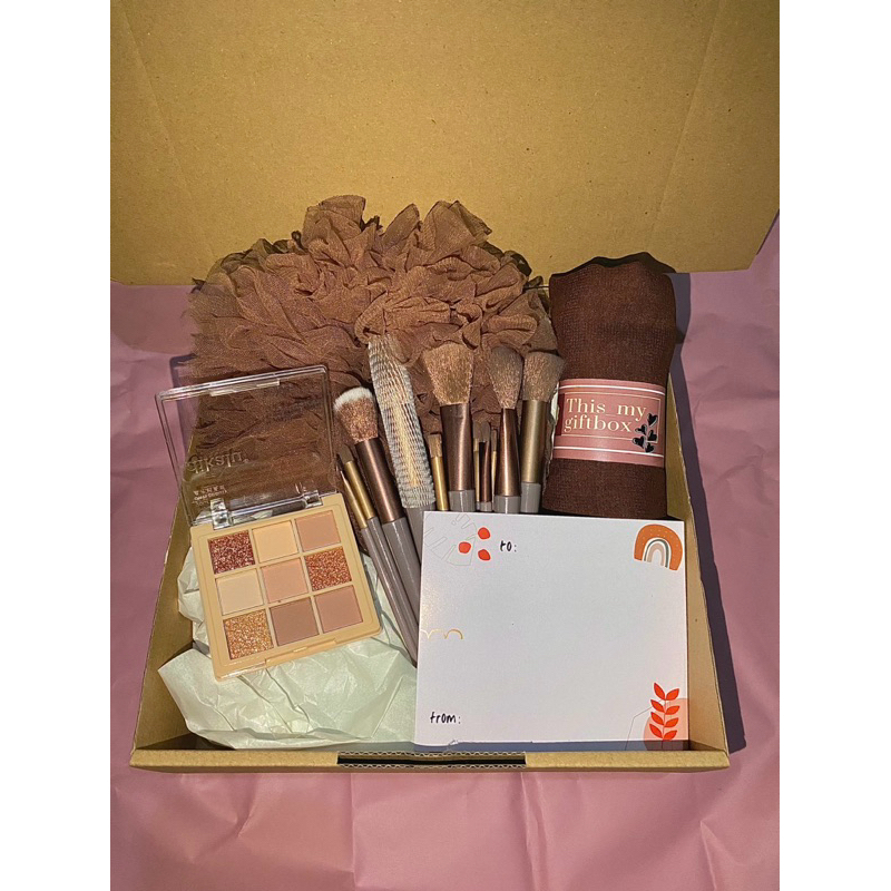 

Kado ulangtahun Wanita|Giftbox Hijab Lengkap