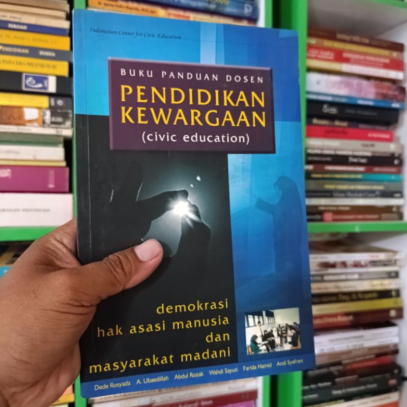 (ORI) buku panduan dosen pendidikan kewarganegaraan demokrasi hak asasi manusia dan masyarakat madan