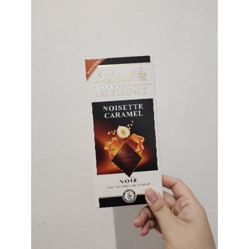 

Coklat Lindt - Coklat Premium - Noisette Caramel 100 gram