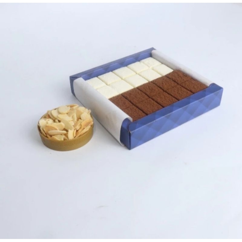 

Xiujank Chocolate Mix White & Almond