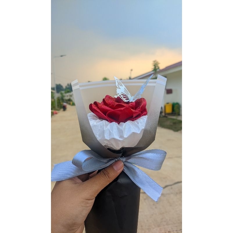 

Bouquet Single Rose Satin