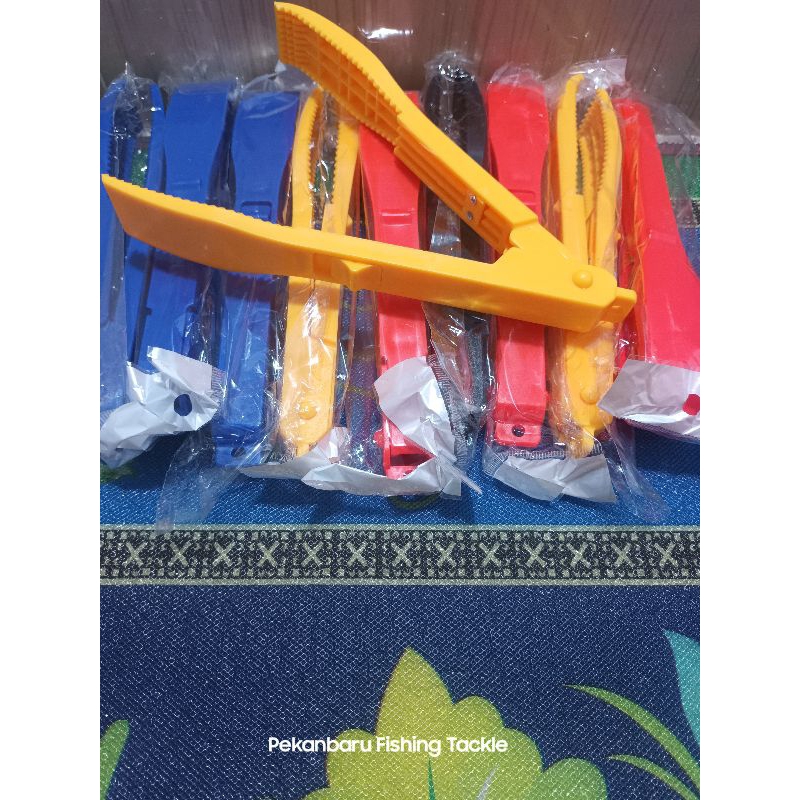 Penjepit Ikan Model Pinset