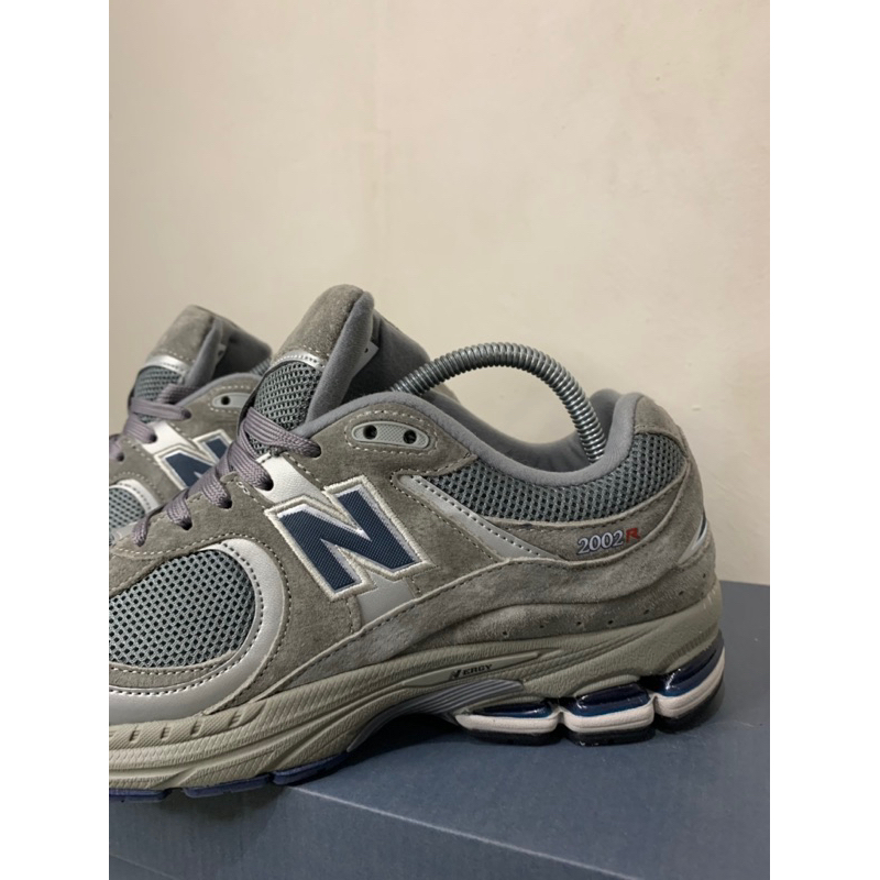 NB 2002R Light grey [ML2002RA]