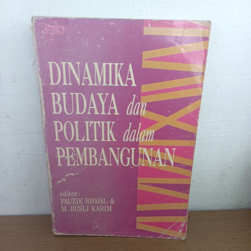 Buku Dinamika Budaya dan Politik dalam Pembangunan