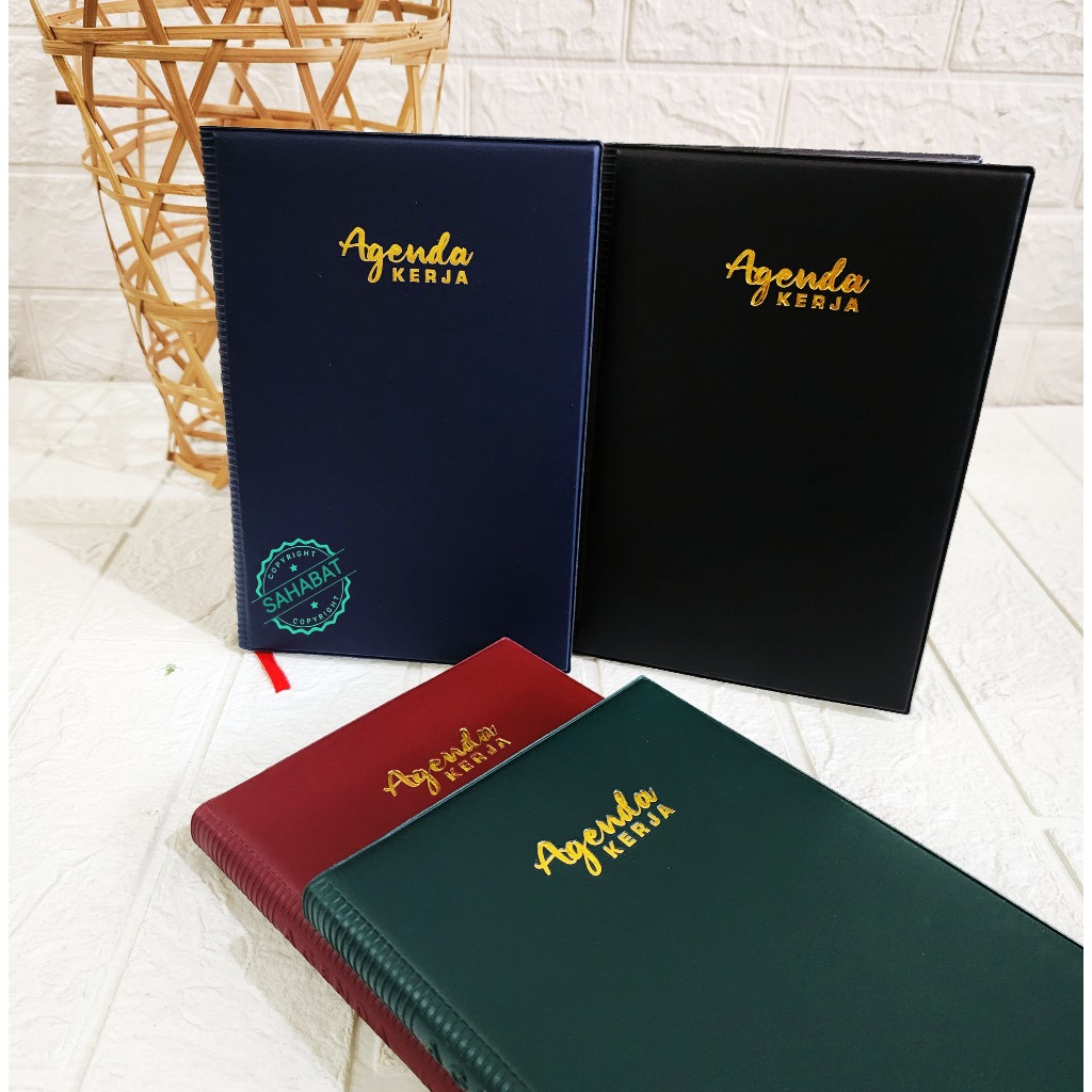 

AGENDA KERJA TAHUN 2025 UKURAN 21.5×14CM TERSEDIA 2 WARNA KERTAS CREAM DAN PUTIH