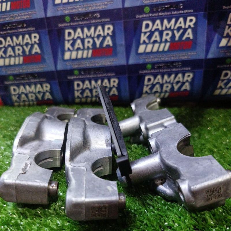 DUDUKAN NOKEN AS/LAKOPAN NOKEN AS CBR 250 RR K64 ORIGINAL