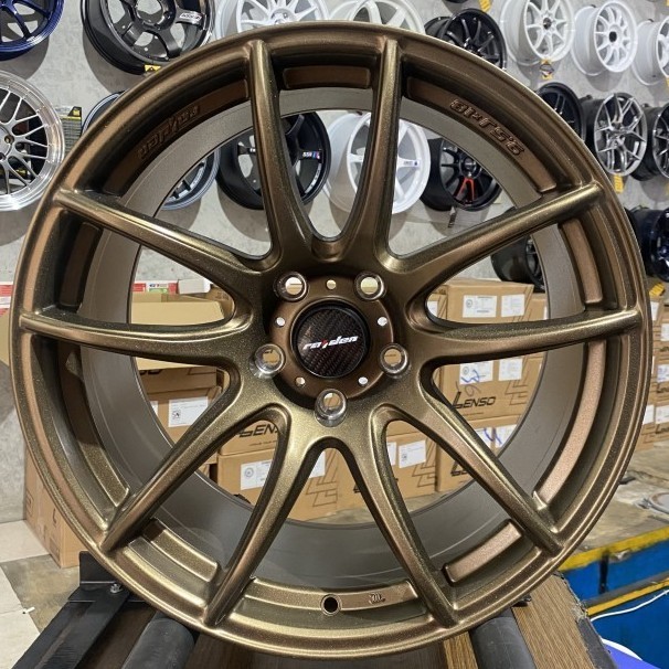 Velg Mobil Kiwami Lenso R18 untuk Innova Xpander CRV