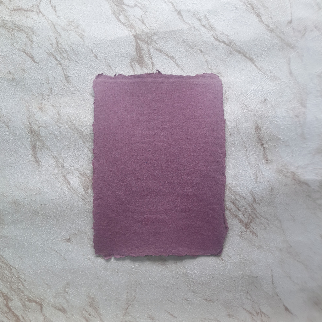 

Kertas Daur Ulang A5 Warna Dusty Purple – Handmade & Ramah Lingkungan
