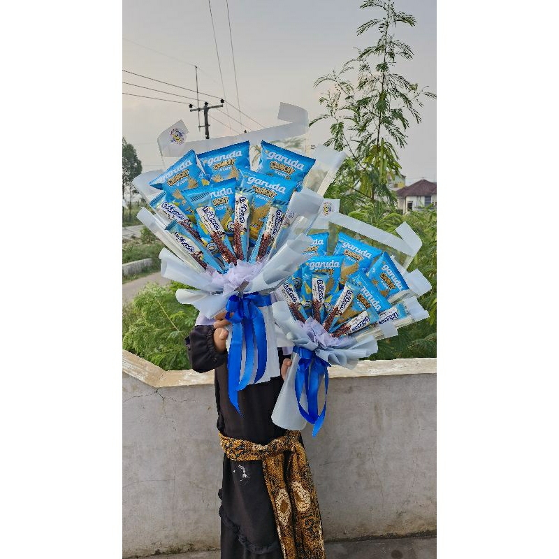 

bouquet snack biru, buket makanan biru