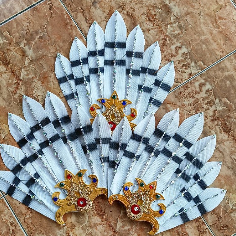 KODE B37C RANGKAI BULU BURUNG ENGGANG DAN BURUNG RUAI IMITASI