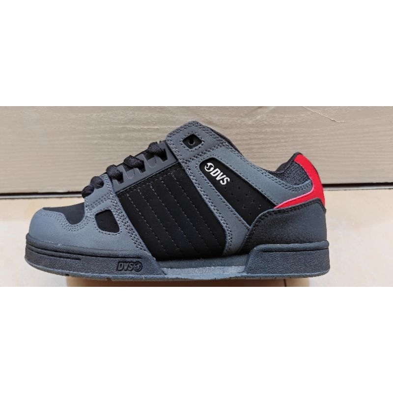 Sepatu DVS celcius